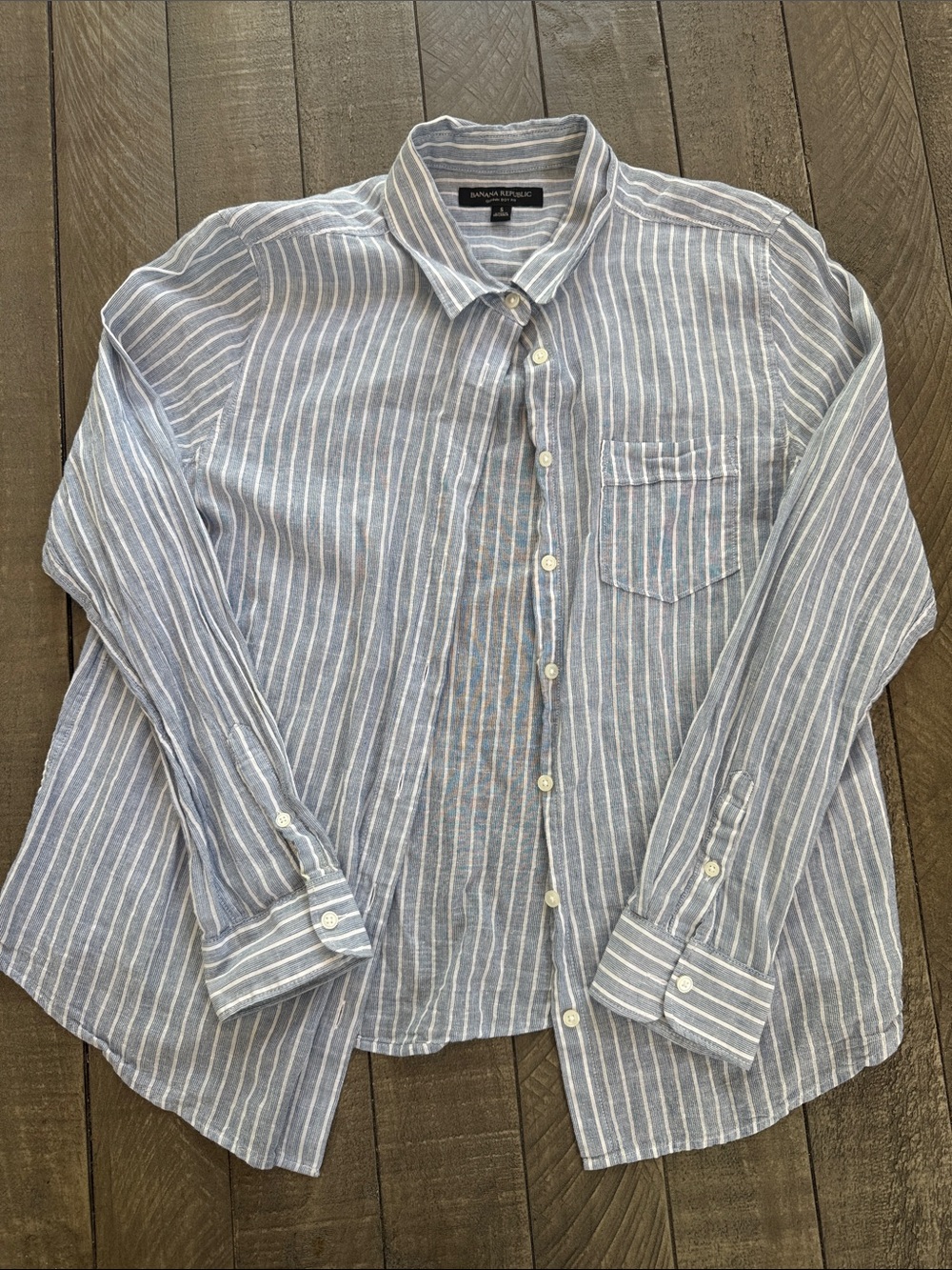 Banana Republic Light Blue and White Stripe Quinn Button-Down Shirt